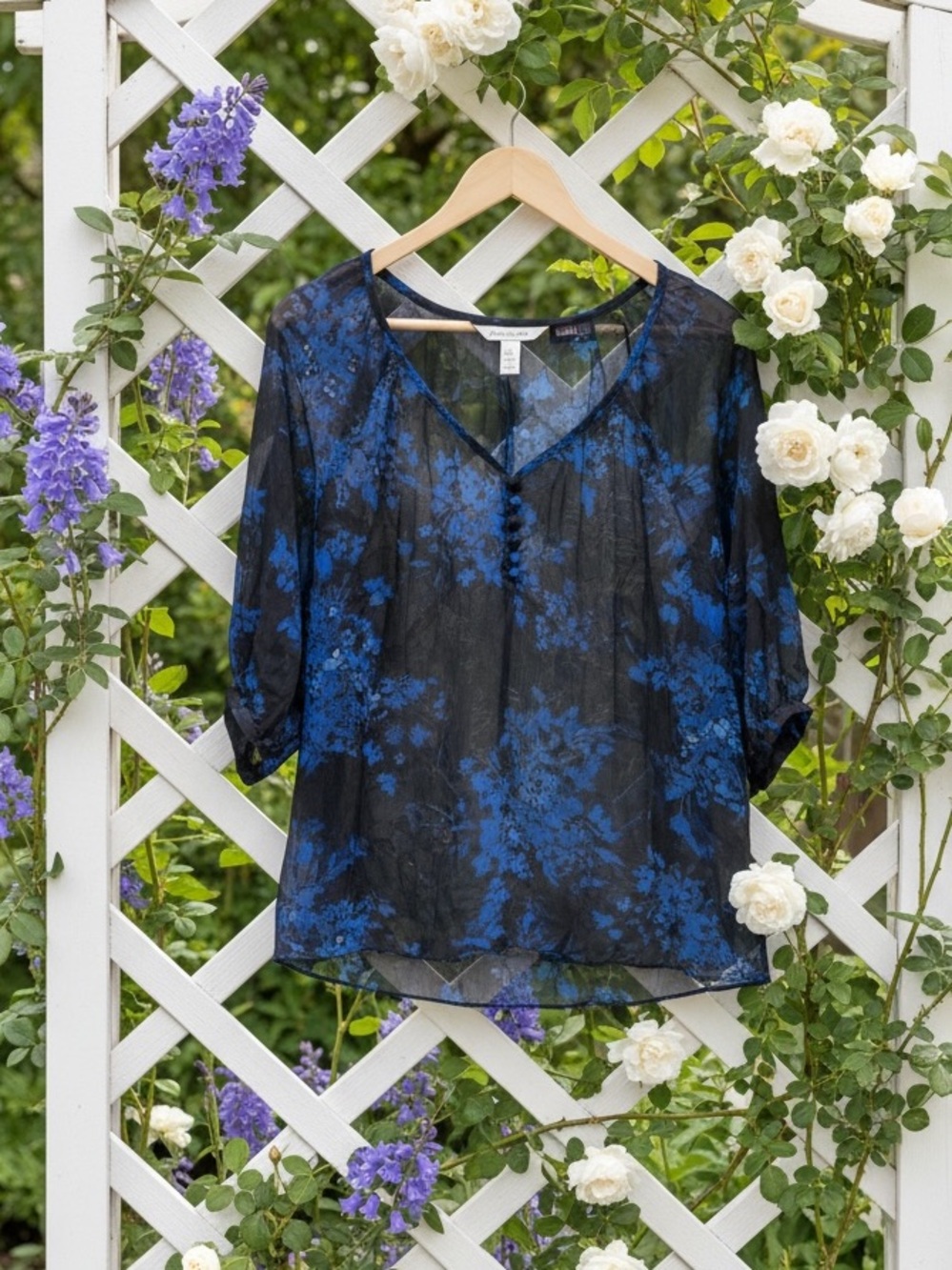 Pretty floaty sheer top – one size fits many
